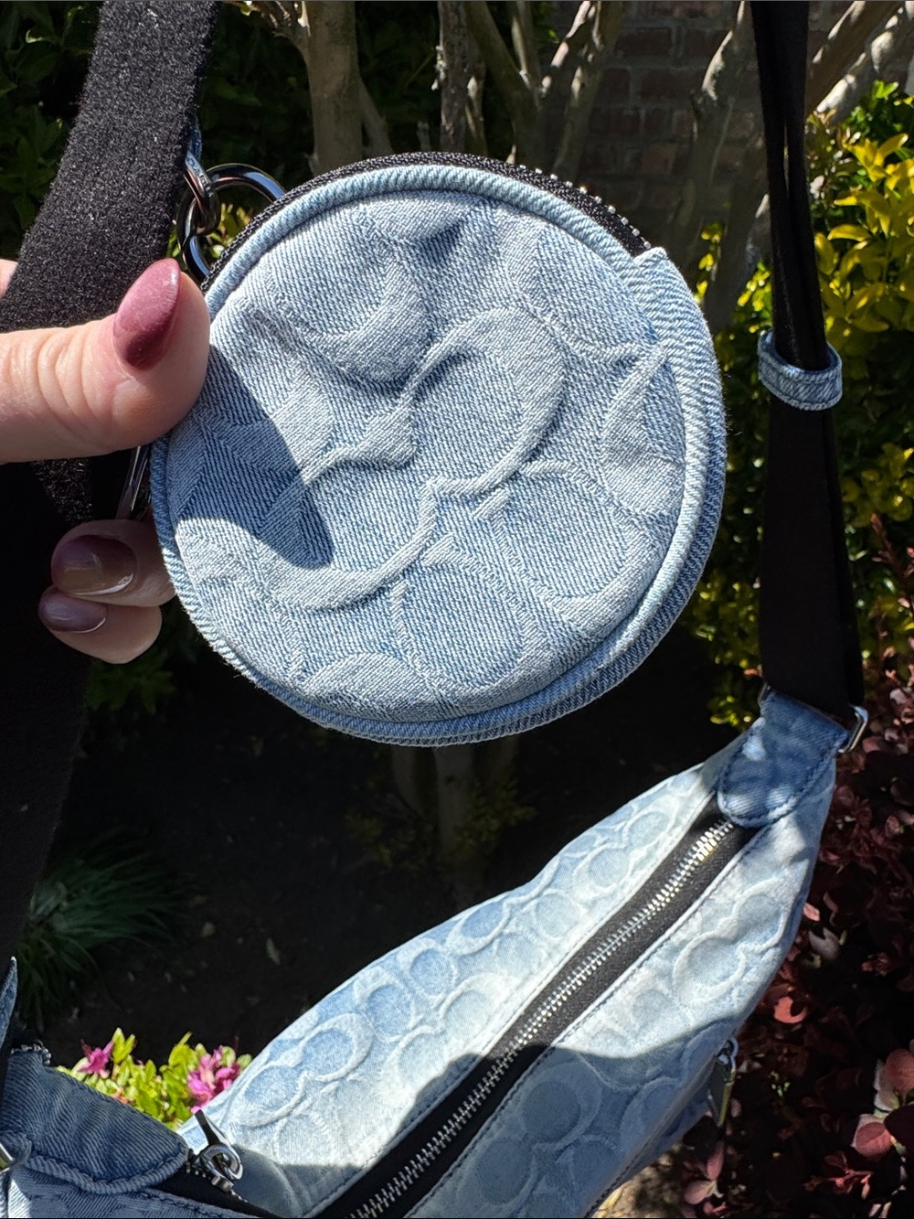 Coach Faded BlueDenim Adj.Crossbody Bag with Coin Pouch& theCharms NWOT - Picture 11 of 14